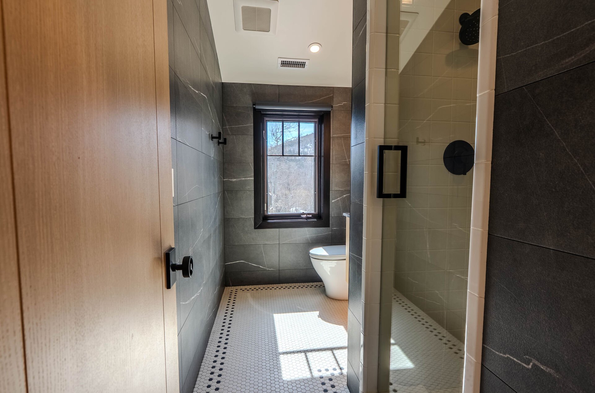 Sun Peak Manor House - Guest Bedroom 4 private bath with a shower Sun Peak Manor House - Guest Bedroom 4 private bath with a shower