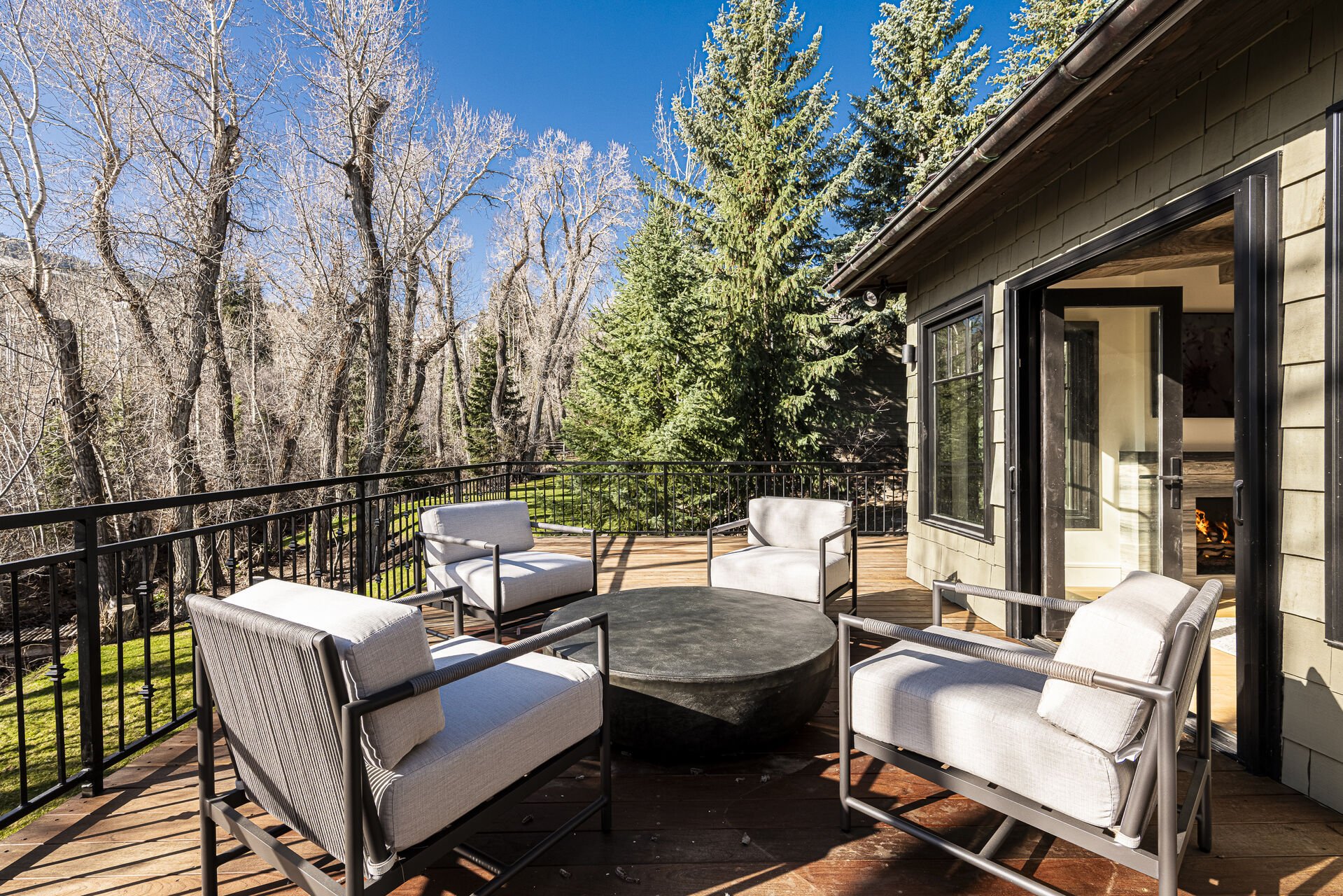 Sun Peak Manor House - Patio seating Sun Peak Manor House - Patio seating