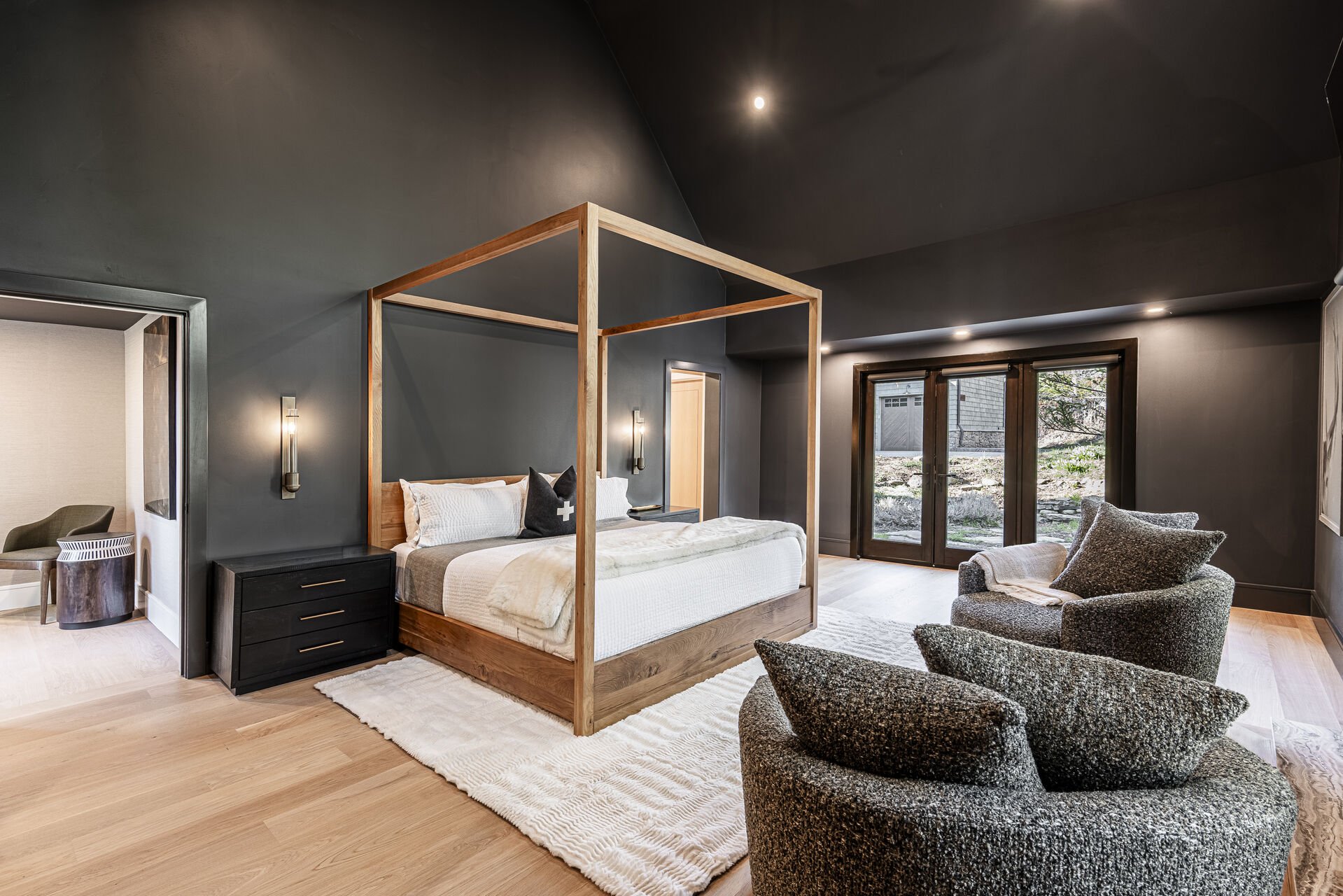 Sun Peak Manor House - Main Level Primary Suite with a king bed Sun Peak Manor House - Main Level Primary Suite with a king bed