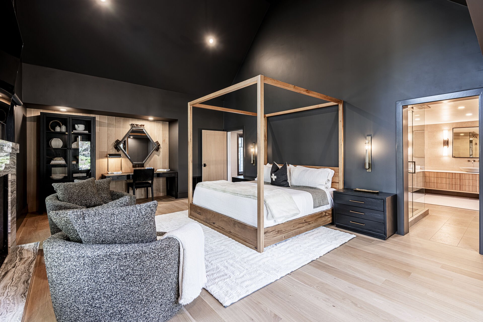 Sun Peak Manor House - Luxurious Primary Suite Sun Peak Manor House - Luxurious Primary Suite