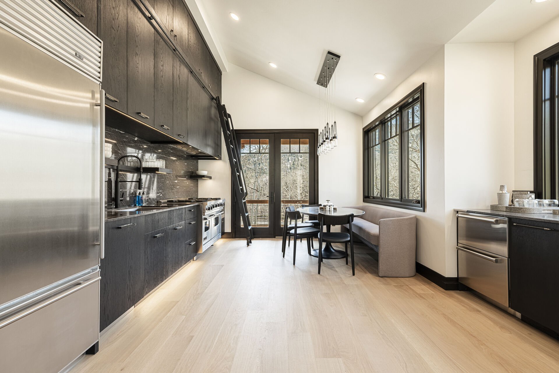Peak 5 Cabin - Chef's kitchen with a wet bar Peak 5 Cabin - Chef's kitchen with a wet bar