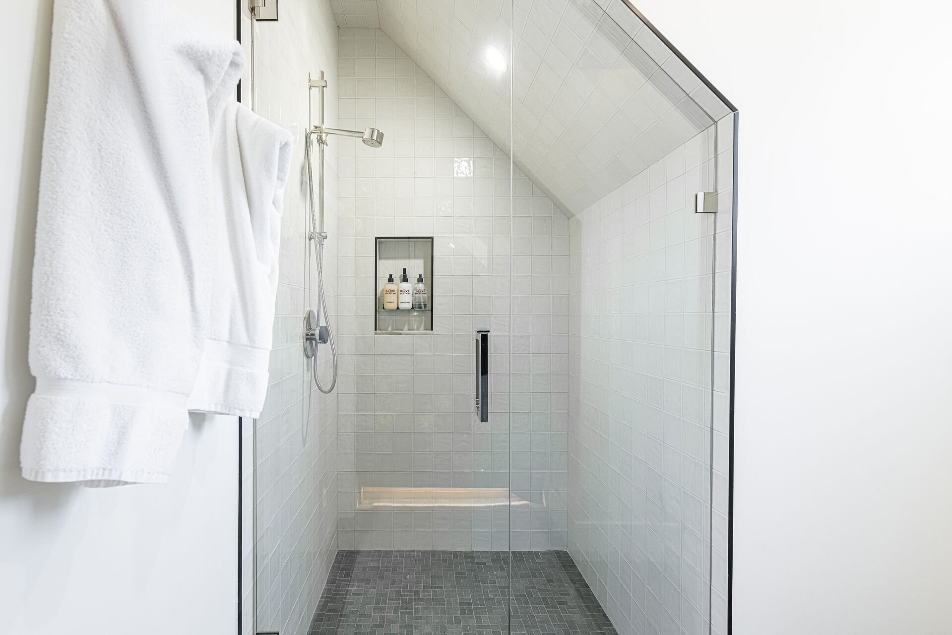 Iron Mountain Loft - Primary Bedroom 10 en suite shower Iron Mountain Loft - Primary Bedroom 10 en suite shower